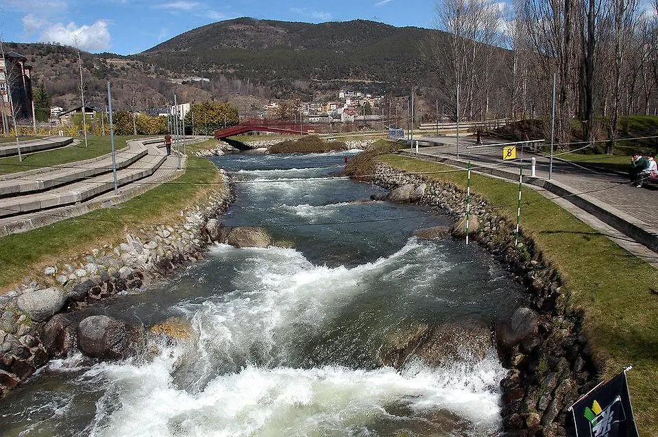Entre Els Pirineus location